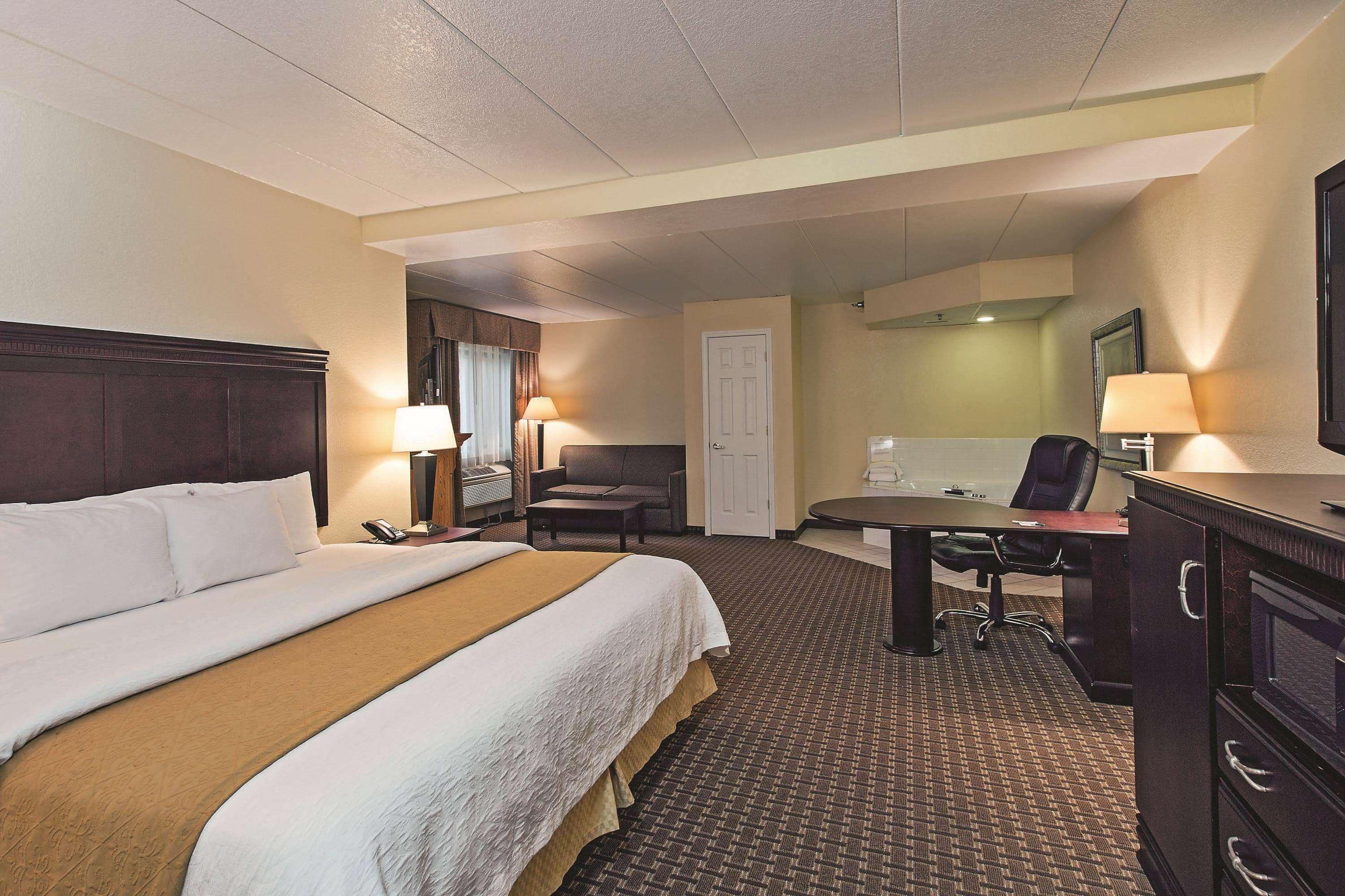 Best Western Fort Wayne I-69 North Exterior photo